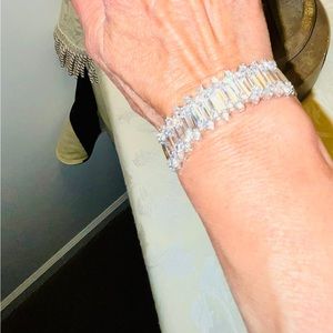 Stunning 4K Diamond Bangle Bracelet 14K